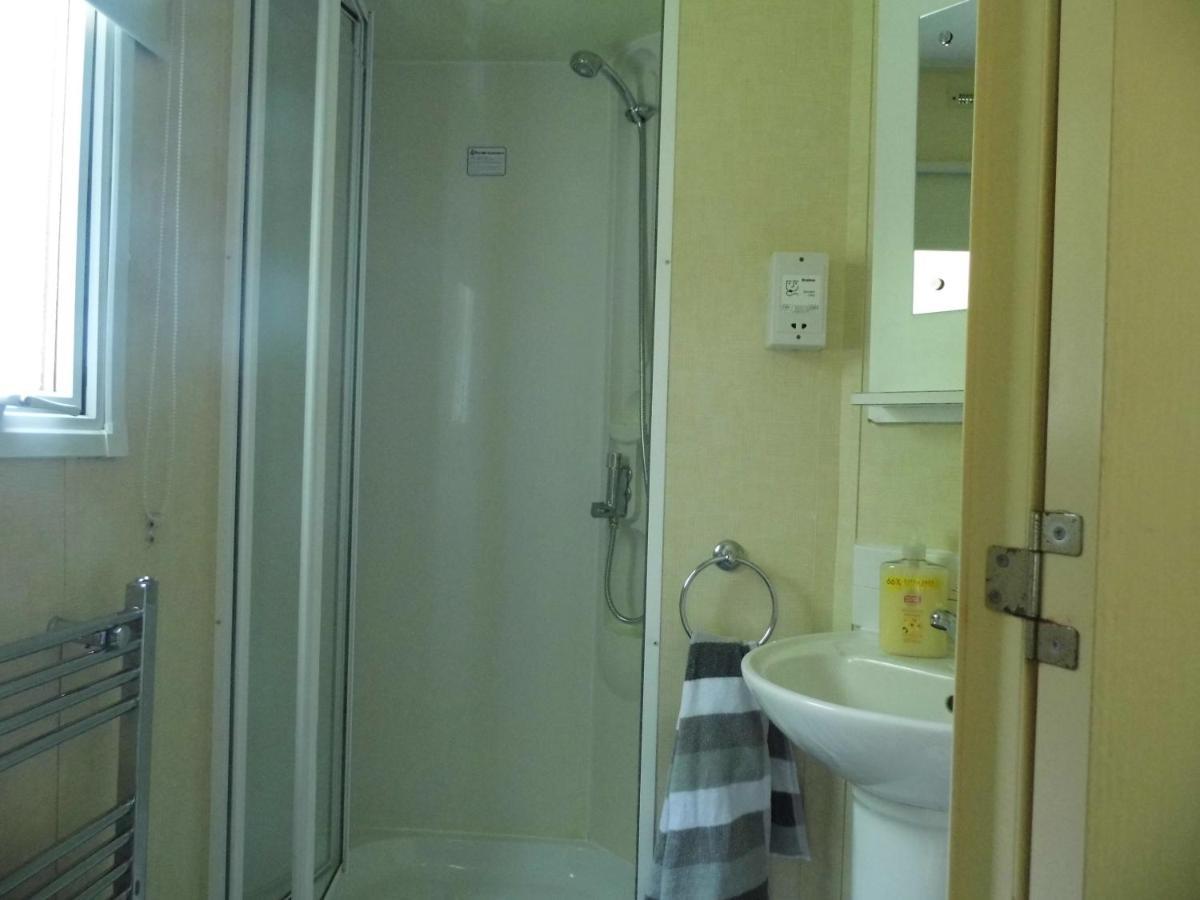 Oakdene -3 Bedroom Caravan Weeley Экстерьер фото